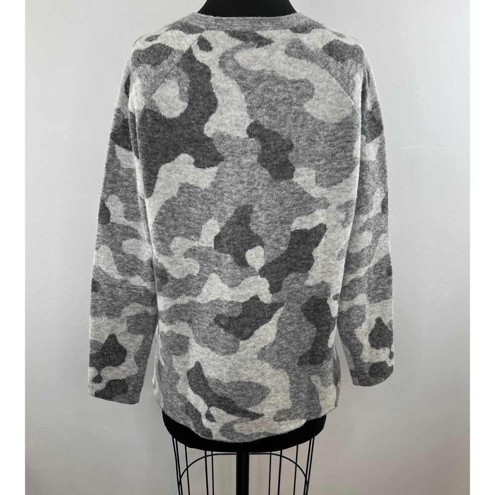 ATHLETA Grey Camo Undercover CYA Sweater Merino Wool Alpaca Pullover Travel M - Picture 4 of 7